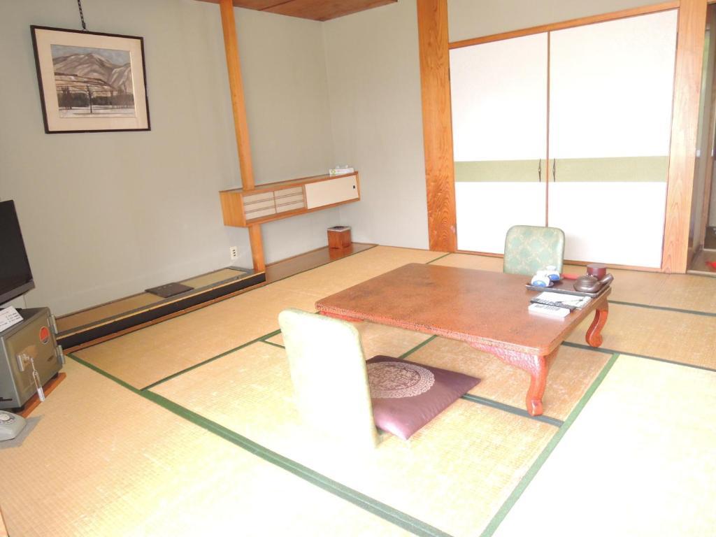 Shimaya Yamanouchi  Camera foto